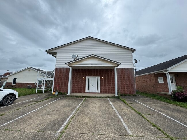 Building Photo - 2412 Jefferson Ave Unit 6