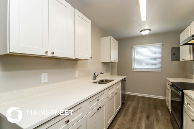 Photo - 633 Cedar Ln