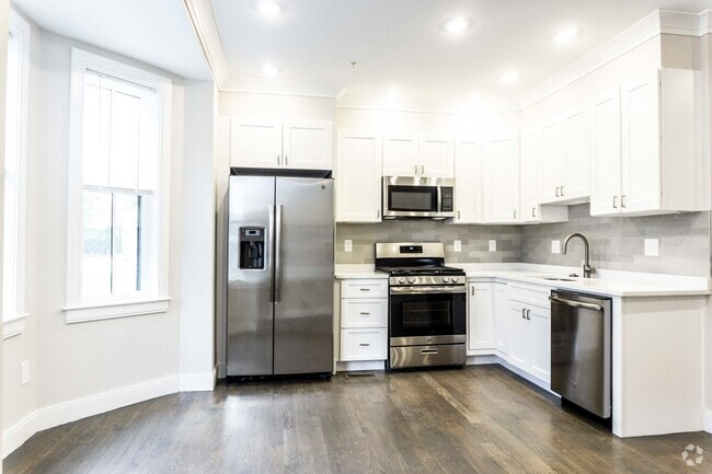 Building Photo - 76 Linden St Unit #1 Rental