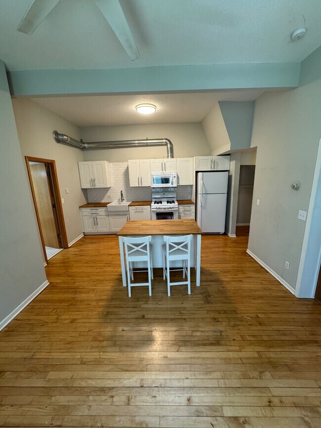 Photo - 450 Dayton Ave