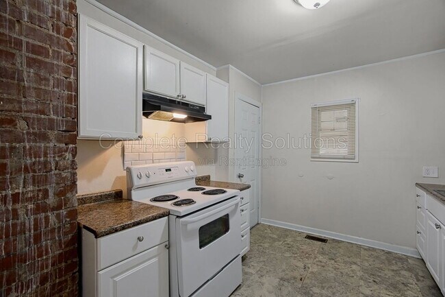 449 S Dade Ave