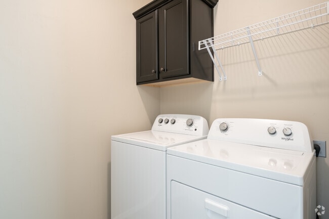 2 BR, 2.5 BA - 1,300SF