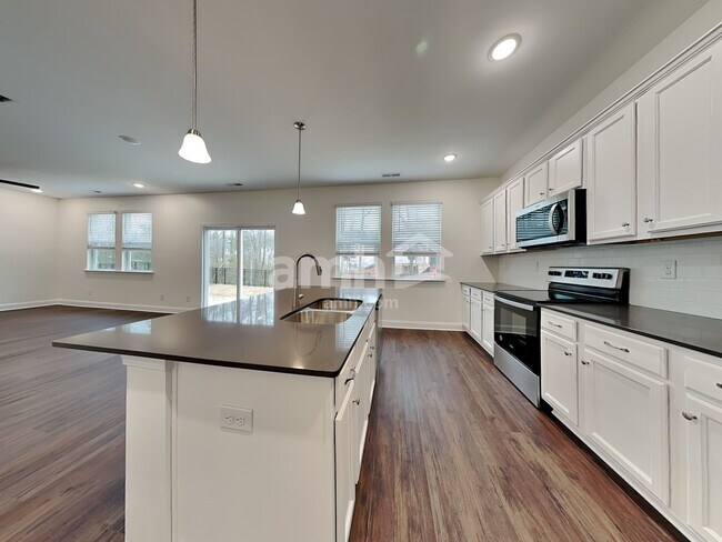 Photo - 15721 Thomas Rd