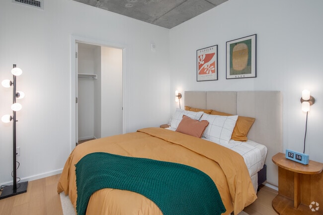 1BR, 1BA - Junior 1A - 583SF - Bedroom