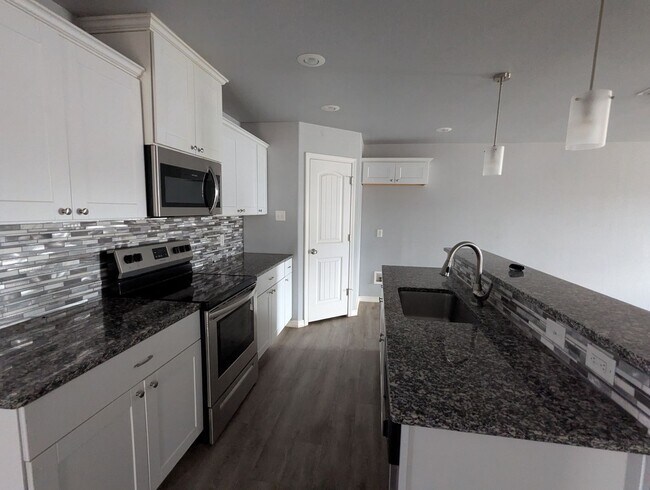 Photo - 1302 N Clinton Ave Unit B