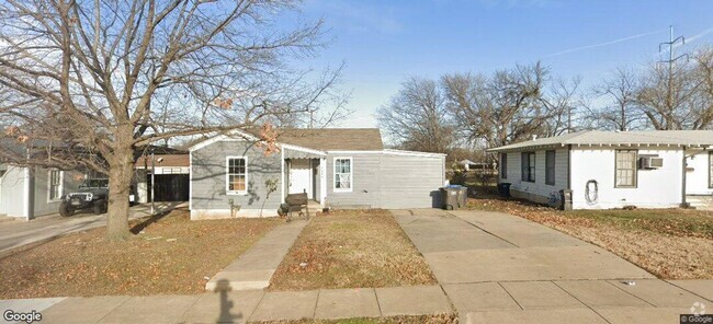 Building Photo - Charming Unit Ready to Call Home