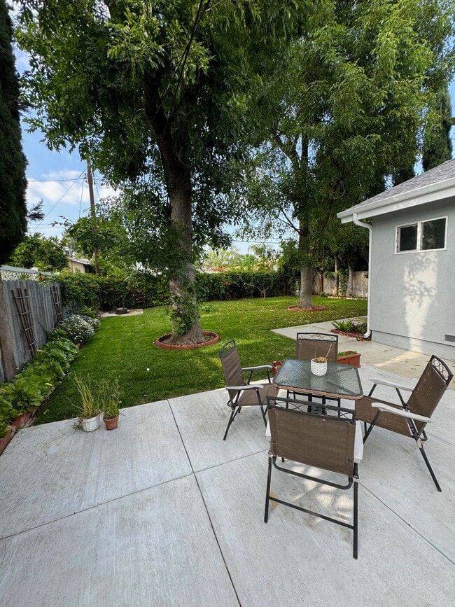 Photo - 18043 Martha St