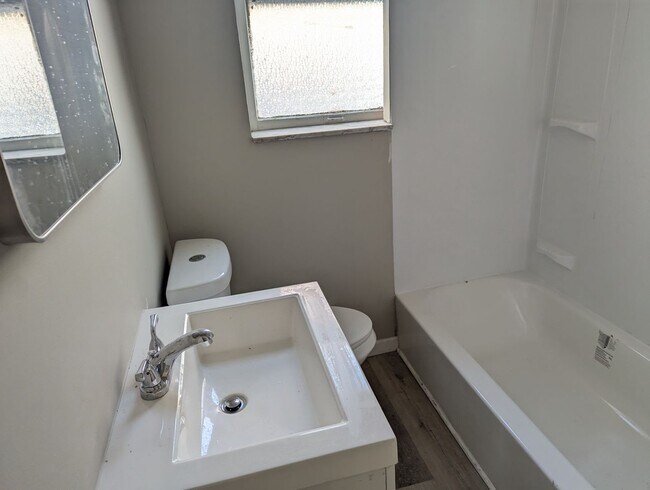 Photo - 5300 Bancroft Ave Apartamento Unidad 2F