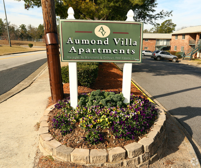 Building Photo - Aumond Villa Rental