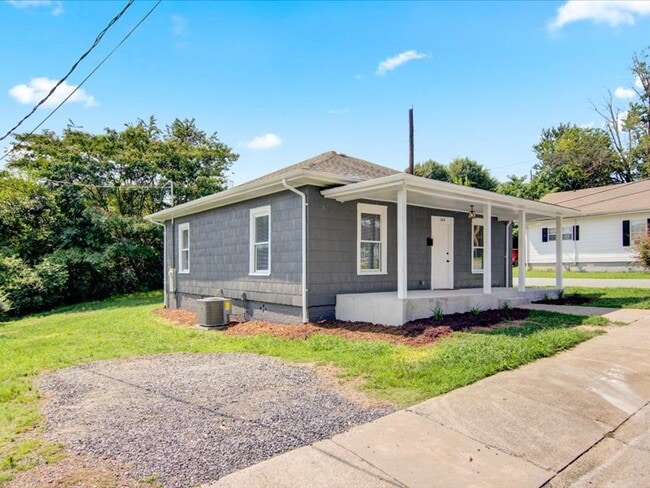 Photo - 160 29th St Pl SW