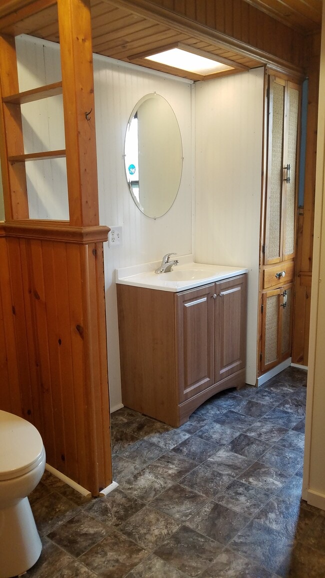 Photo - 307 W 7th St