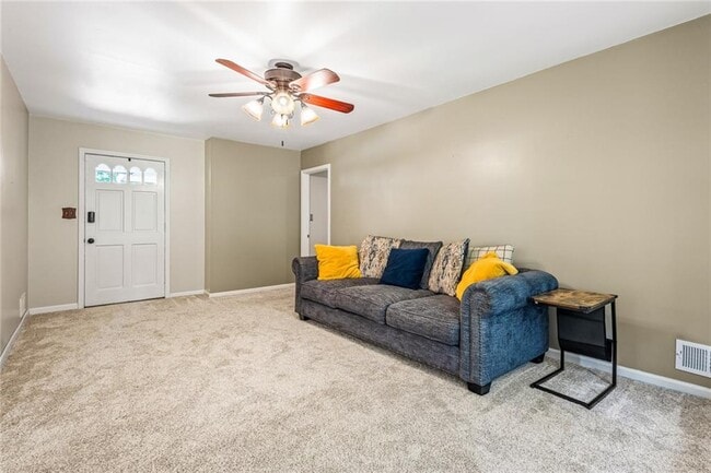 Photo - 824 Hickory Ridge Rd SW