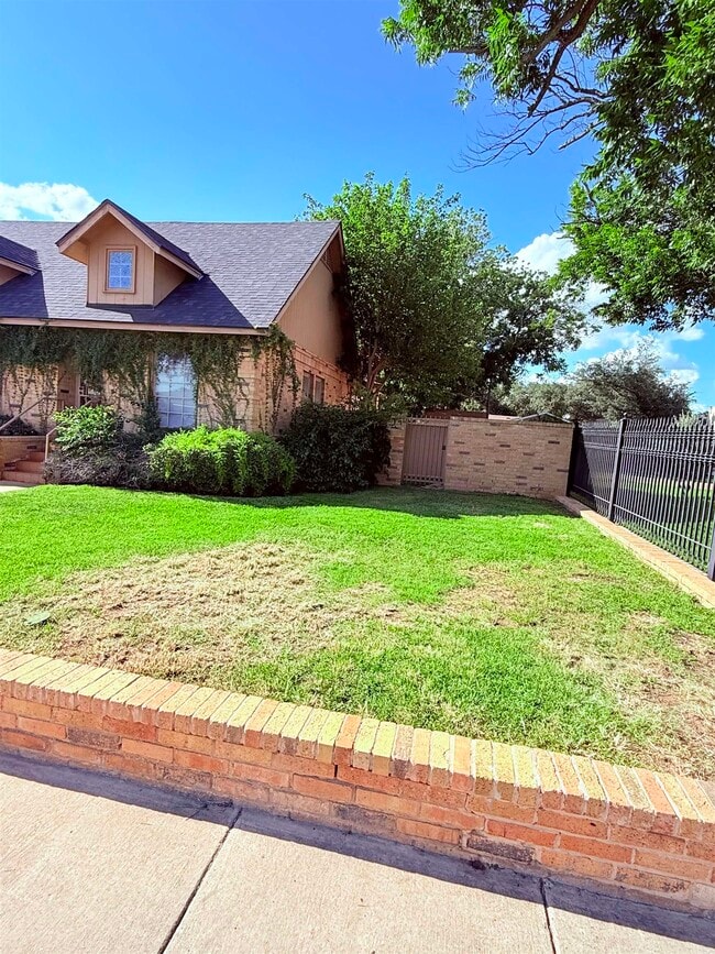 Photo - 1608 Mier St