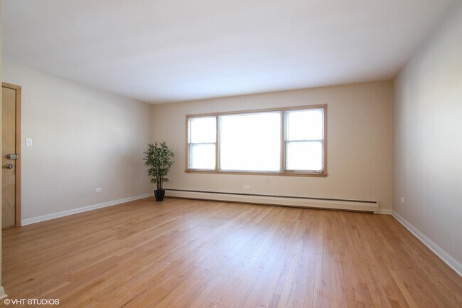 Photo - 8317 W Summerdale Ave Unidad 1