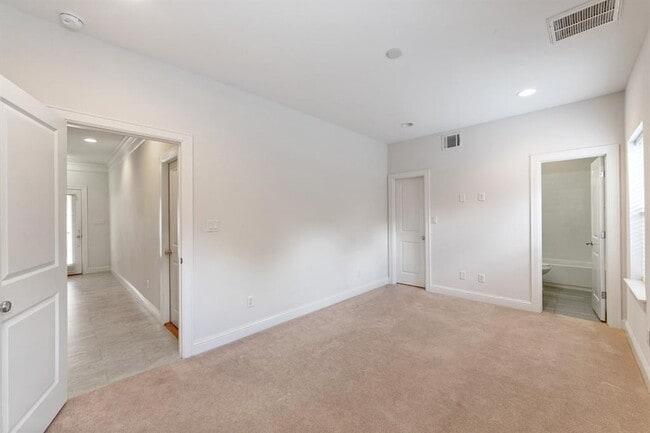Photo - 1525 Johnson St