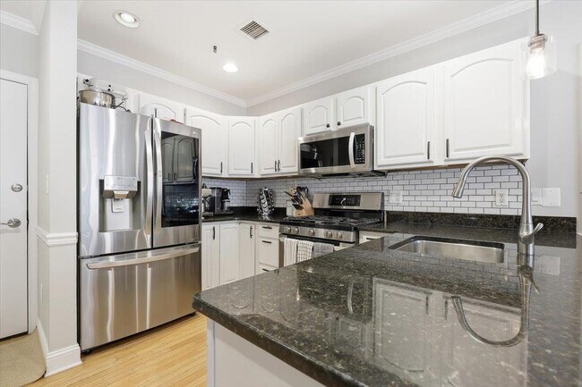 Photo - 501 9th St Unit 403