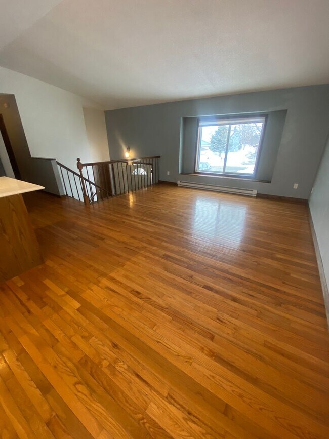 Photo - GREAT LOCATION - Spacious 4 bedroom/2 bath - PETS WELCOME