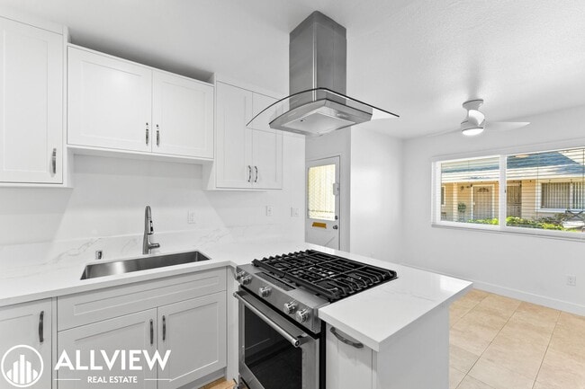 Photo - 16661 Bartlett Ln Unit 2