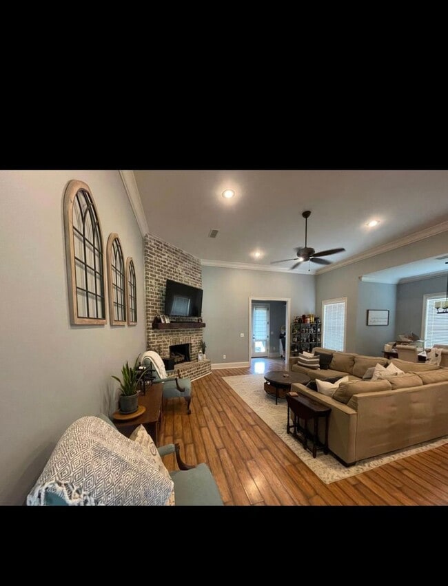 Photo - 82 E Briar Lake Dr