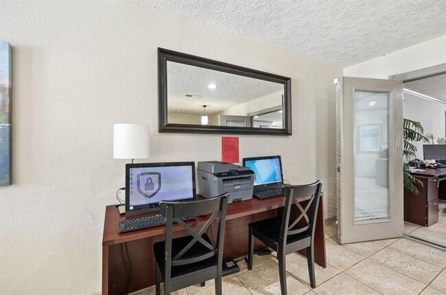 Photo - 10101 Forum Park Dr Apartment Unit 1004