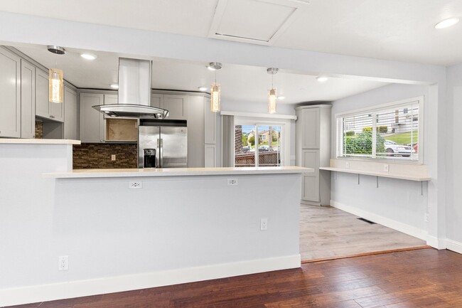 Freshly Remodeled 4 Bedroom Duplex Unit Lo... - Freshly Remodeled 4 Bedroom Duplex Unit Lo... Apartamento Unidad Upper