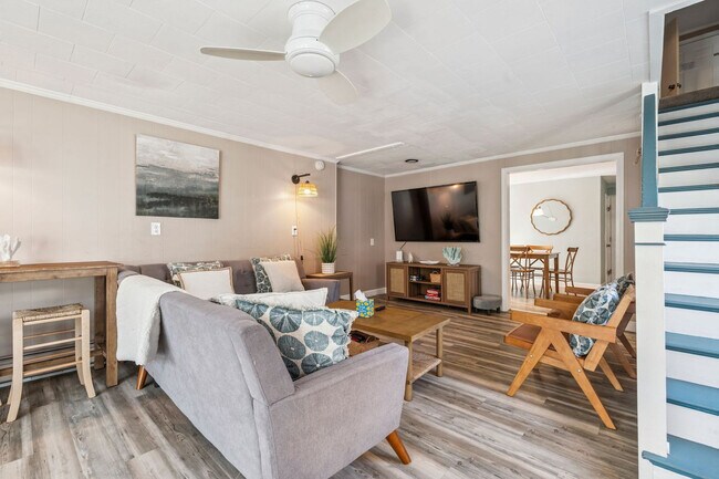 Photo - 2 Dover Ave Unit ID1333622P