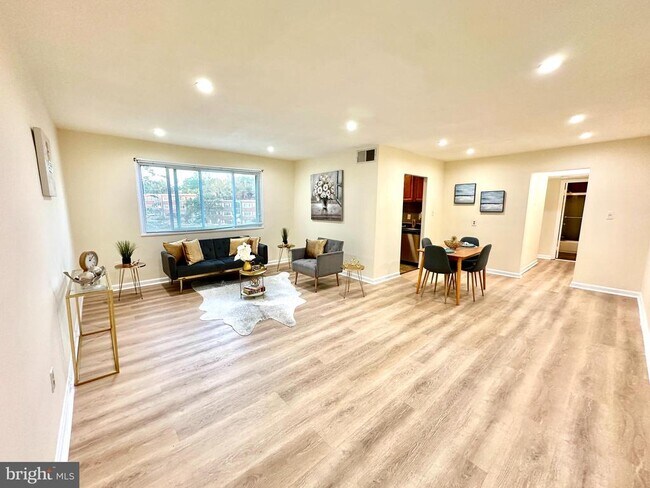 Photo - 3829 Hamilton St Unidad E-301