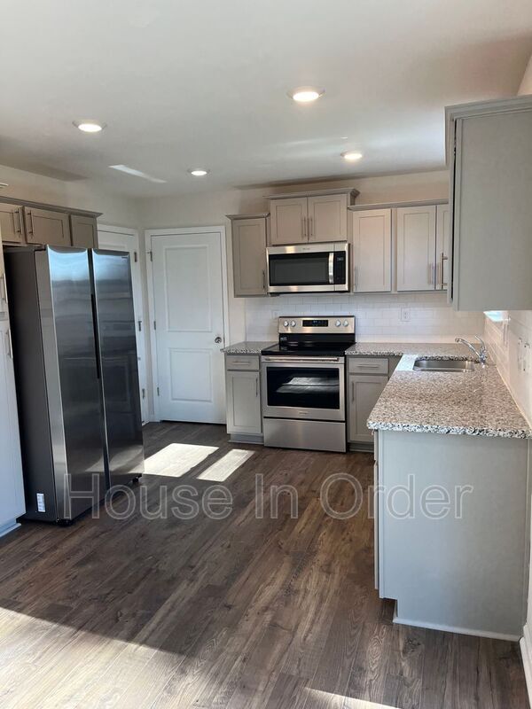 Photo - 34 Malcolm Ct