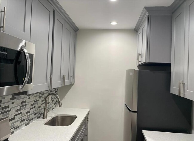 Photo - 35-20 Leverich St