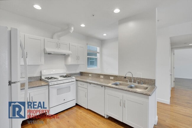 Westlake Park Square Apartments