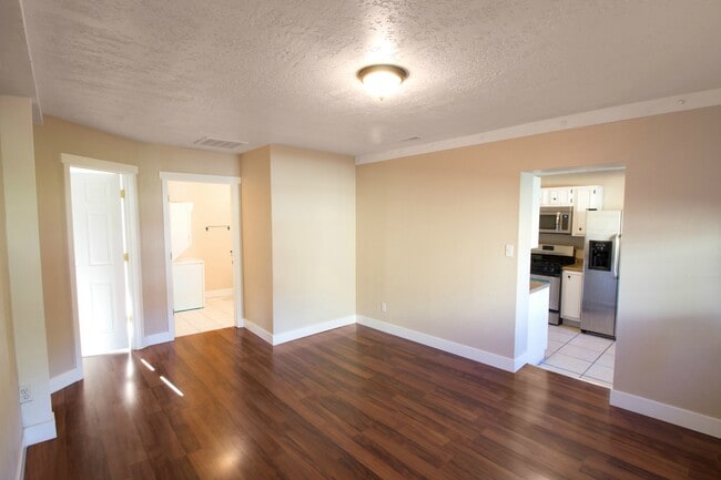 Living room - 300 E 400 S Unidad Apt. #2