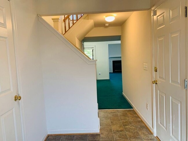 Photo - 110 Shadwell Ter Unidad SE