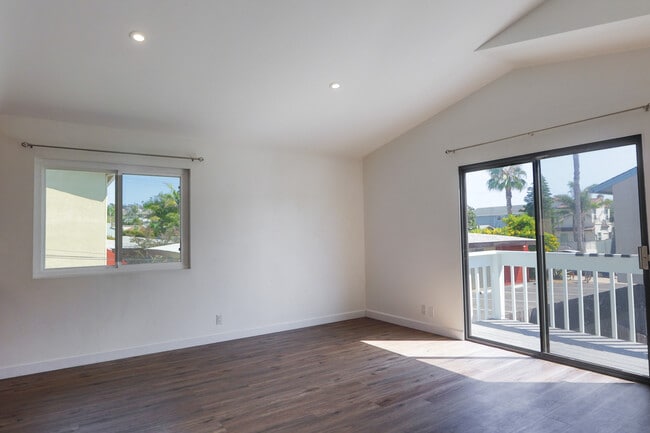 Photo - 4928 Narragansett Ave