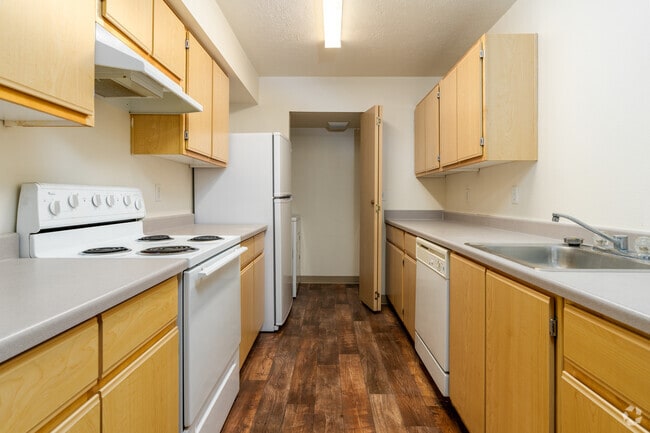 3BR, 2BA - 1150SF