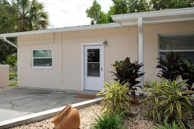 Building Photo - 1158 7th St S Unit A