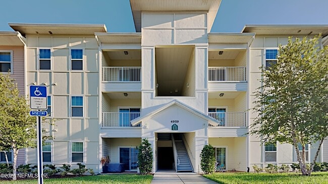 Building Photo - 4959 Key Lime Dr Unit 306