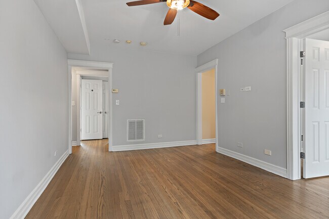 Photo - 2211 W Winona St Unit 1