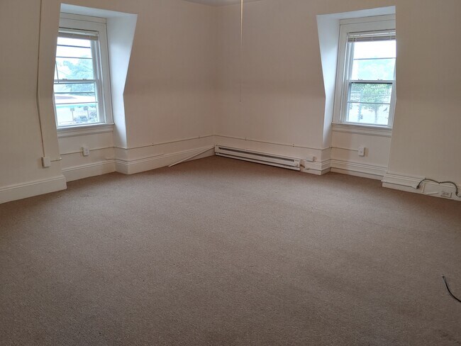 Photo - 321 Main St Unit 5