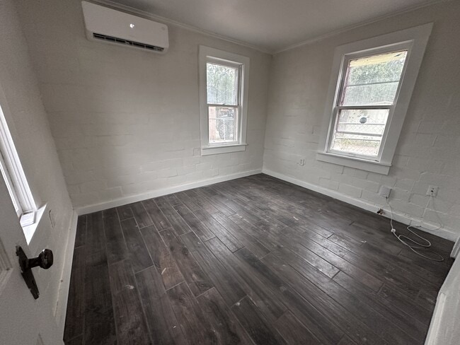 Photo - 411 N Adams St