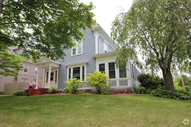 Building Photo - 119 County St Rental