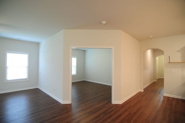 Photo - Large Buckhorn Rancher