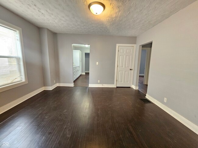 Photo - 1728 Noble St