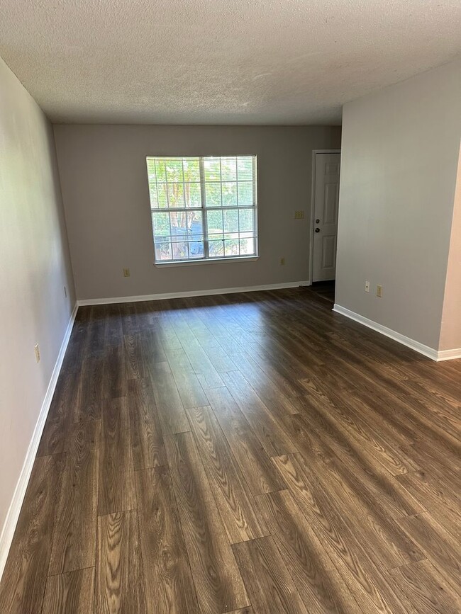 Photo - Meadowview Apartments Unit 21