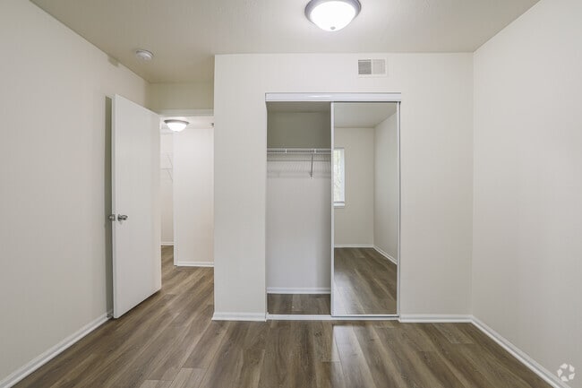 3 BR, 2 BA - 1100 SF