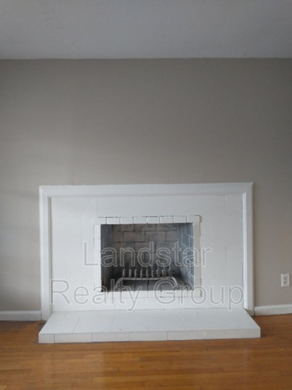 Photo - 6613 Manslick Rd