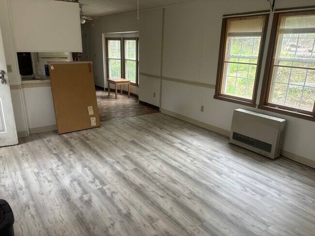 Photo - 613 Cushing Rd