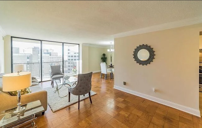 Building Photo - 4 Monroe St Unit #1108