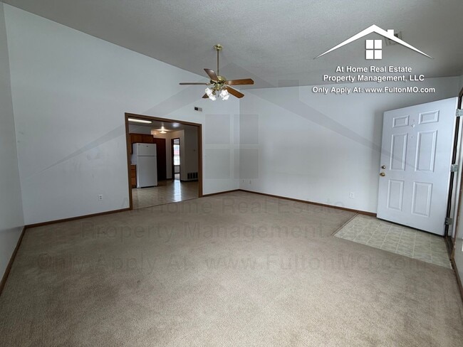 Photo - Gates Boulevard 2629–2631 Duplex Unidad 2629 Gates Boulevard