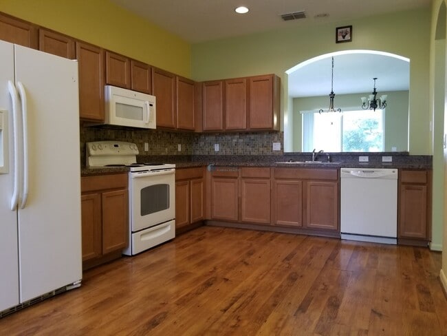 Building Photo - Welcome to this charming 3-bedroom home located in the sought-after Esprit community of St. Cloud.