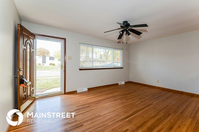 Photo - 26 Radford Dr